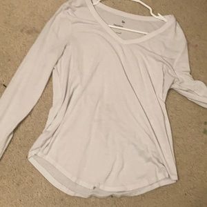 Long sleeve V-neck shirt